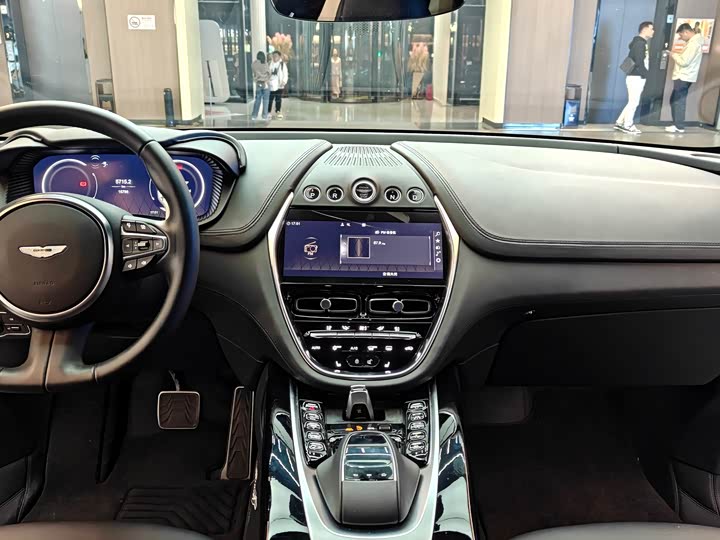 Фото 7 - Aston Martin DBX