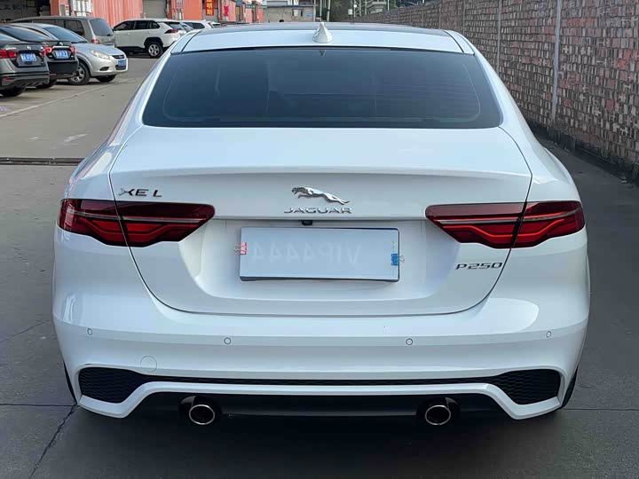 Фото 5 - Jaguar XE L