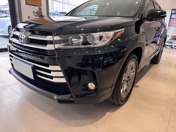 Фото 19 - Toyota Highlander