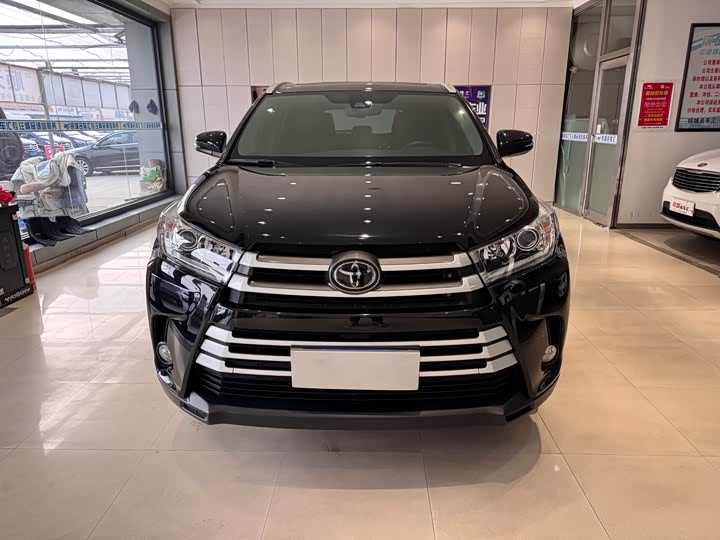 Фото 2 - Toyota Highlander
