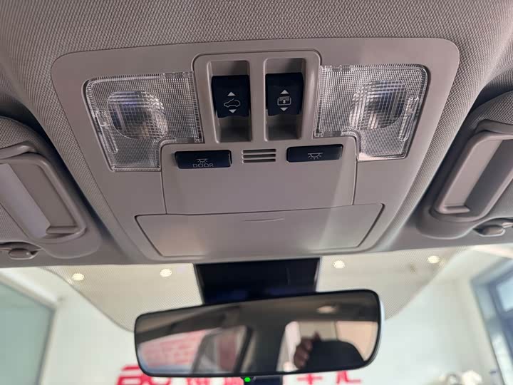 Фото 34 - Toyota Highlander