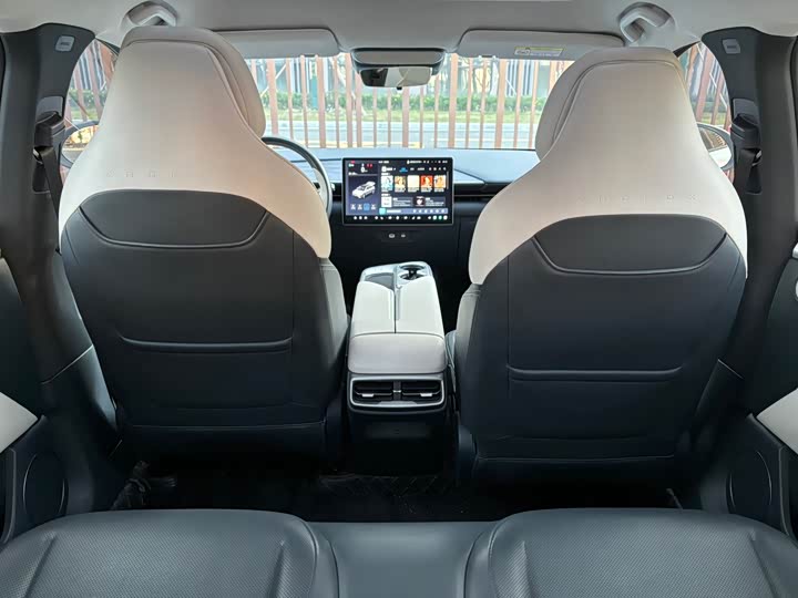 Фото 10 - BAIC Arcfox Alpha T5