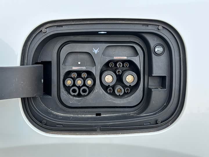 Фото 12 - BAIC Arcfox Alpha T5