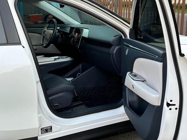 Фото 8 - BAIC Arcfox Alpha T5