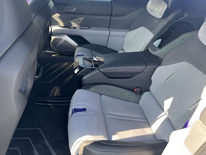 Фото 10 - HiPhi Z