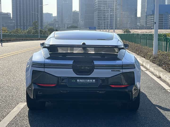 Фото 7 - HiPhi Z