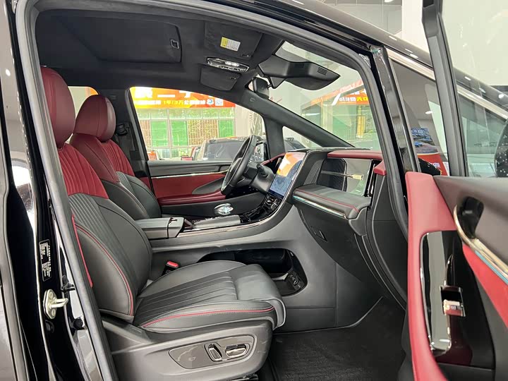 Фото 18 - GAC Trumpchi M8