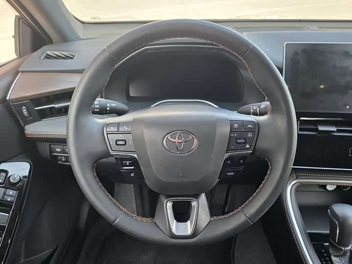 Фото 10 - Toyota Avalon