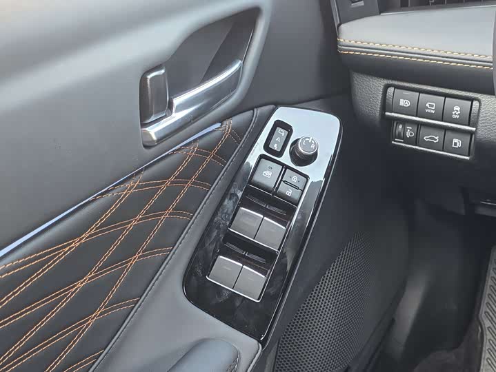 Фото 12 - Toyota Avalon