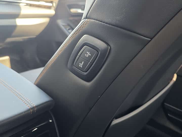 Фото 13 - Toyota Avalon