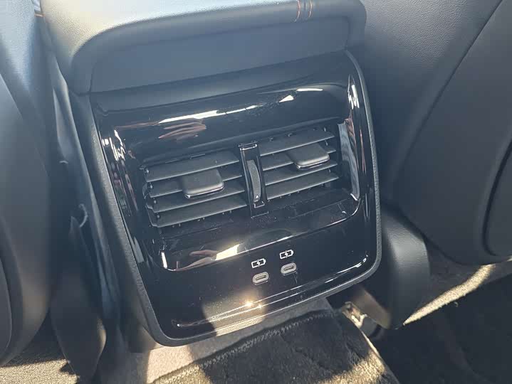 Фото 14 - Toyota Avalon