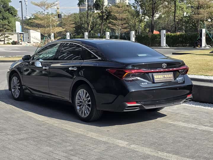 Фото 5 - Toyota Avalon