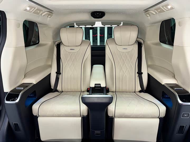 Фото 17 - GAC Trumpchi M8