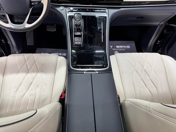 Фото 21 - GAC Trumpchi M8