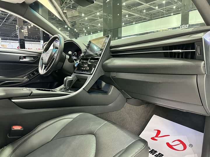 Фото 13 - Toyota Avalon