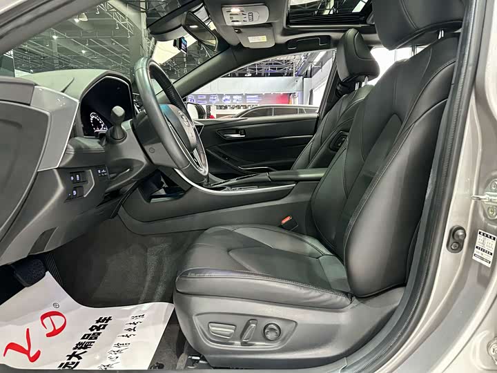 Фото 4 - Toyota Avalon