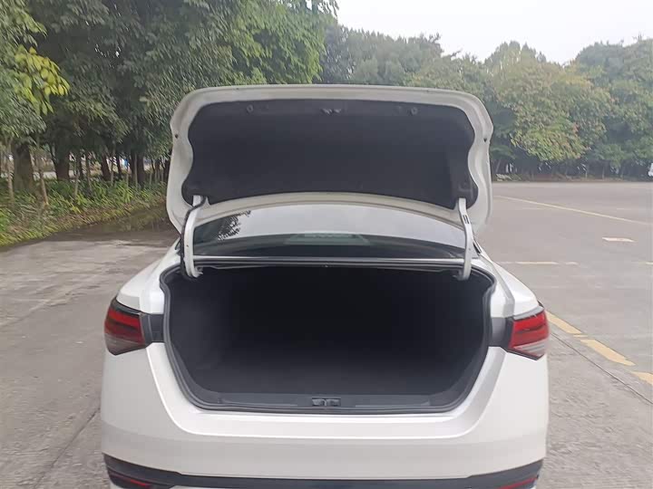 Фото 19 - Nissan Sylphy