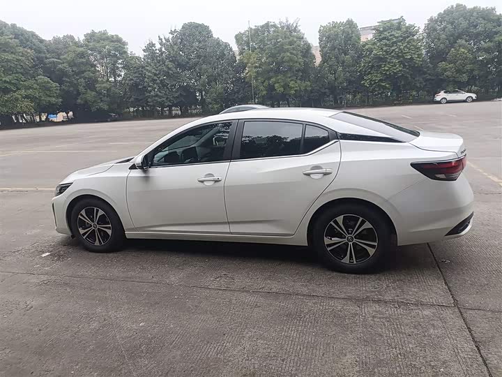 Фото 5 - Nissan Sylphy