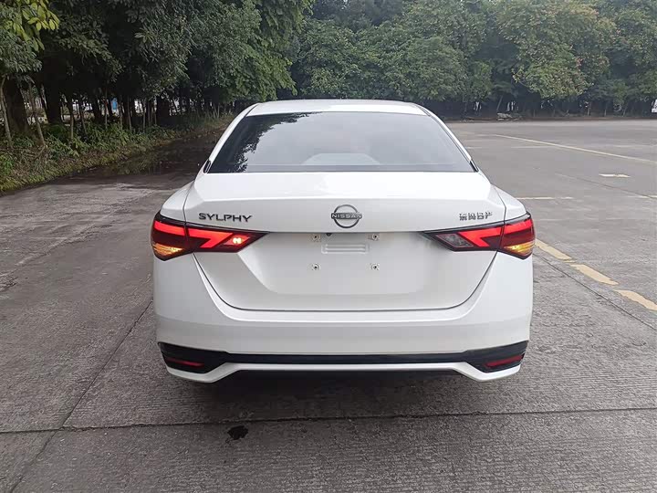 Фото 6 - Nissan Sylphy