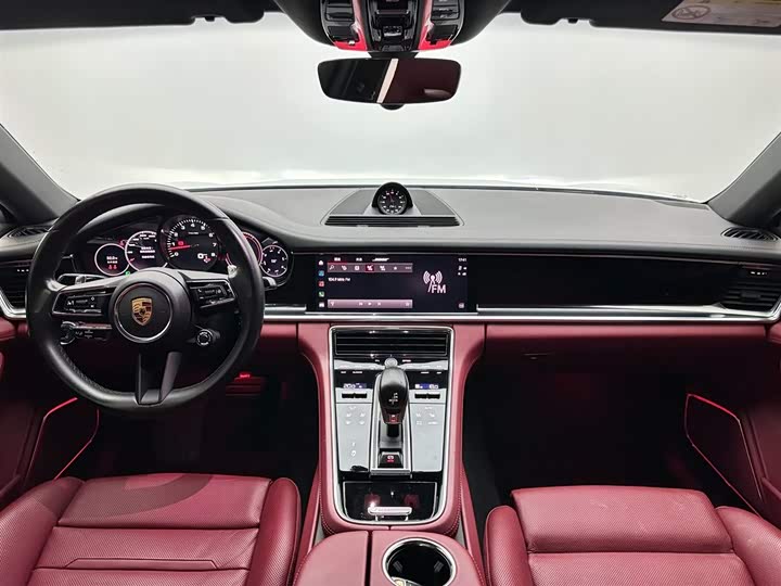 Фото 10 - Porsche Panamera