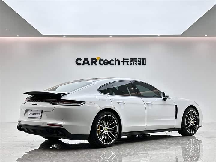 Фото 5 - Porsche Panamera