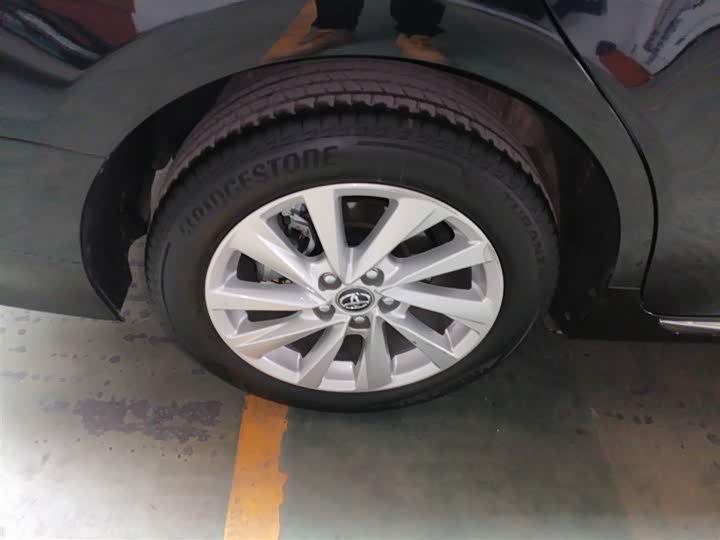 Фото 26 - Toyota Camry