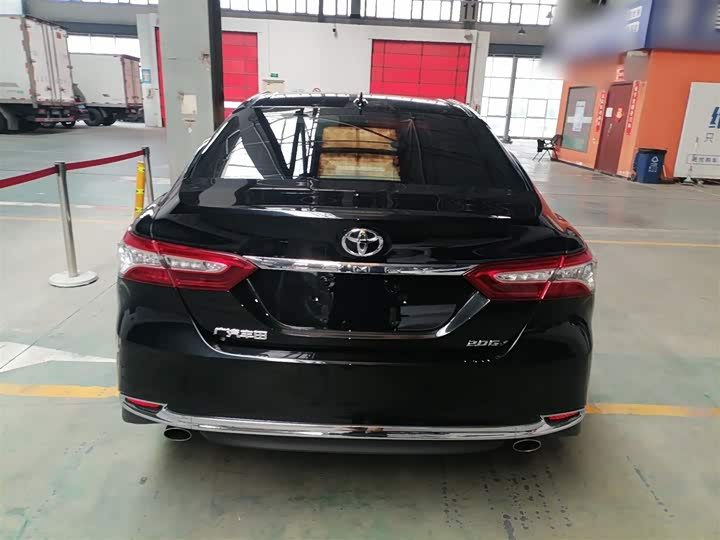 Фото 6 - Toyota Camry