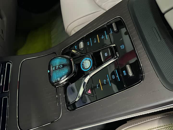 Фото 20 - BYD Han