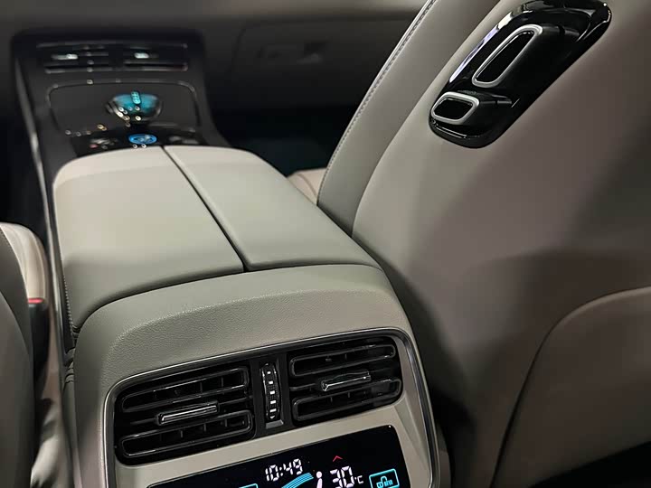 Фото 23 - BYD Han