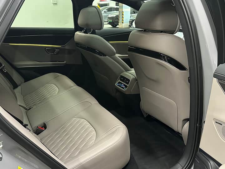 Фото 26 - BYD Han