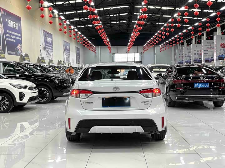 Фото 11 - Toyota Levin