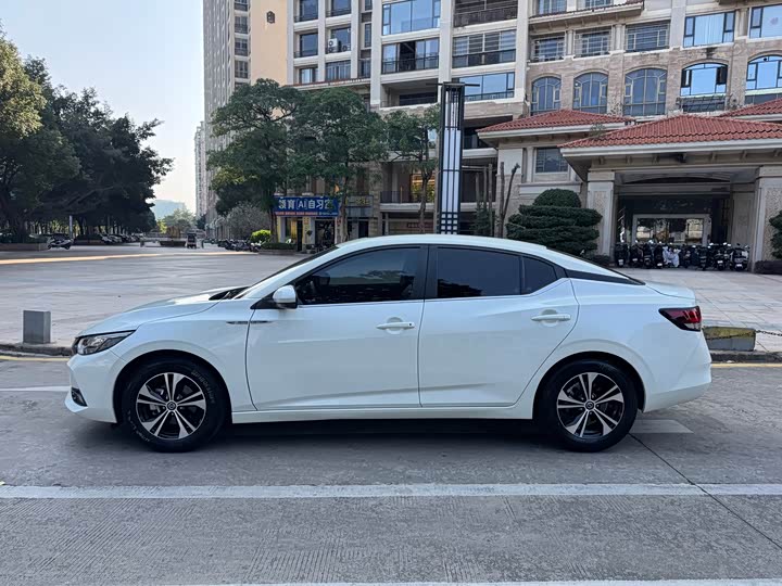 Фото 4 - Nissan Sylphy