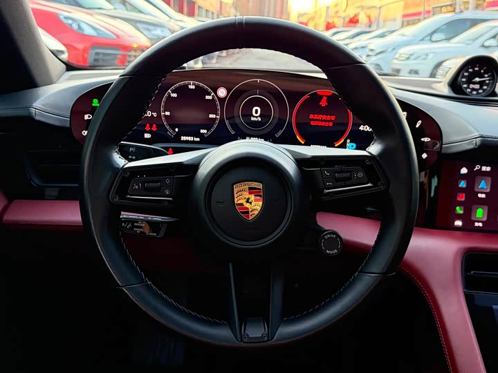 Фото 12 - Porsche Taycan