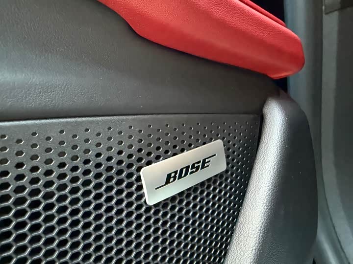 Фото 15 - Porsche Taycan