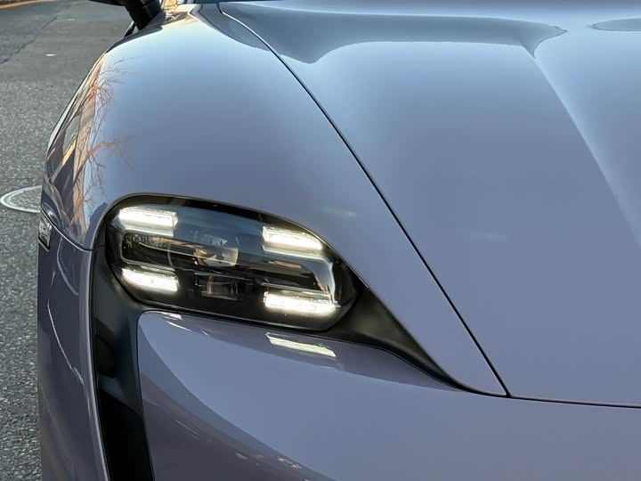 Фото 4 - Porsche Taycan