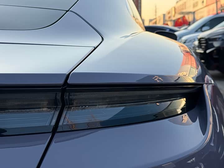 Фото 8 - Porsche Taycan