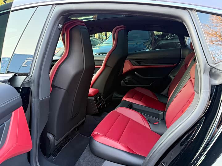 Фото 9 - Porsche Taycan