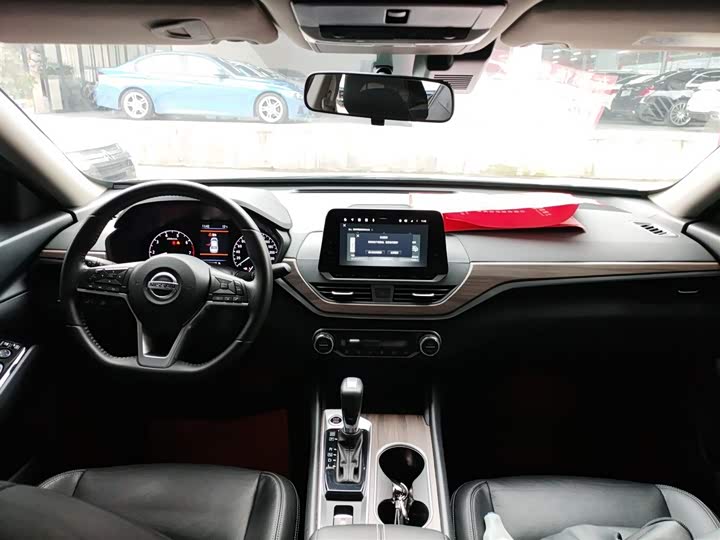 Фото 10 - Nissan Teana