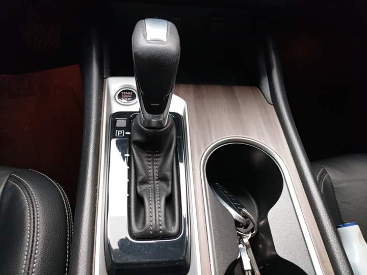 Фото 14 - Nissan Teana