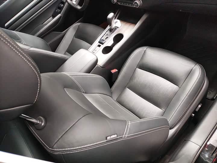 Фото 25 - Nissan Teana