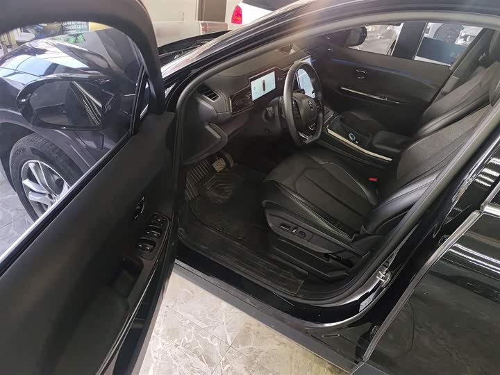 Фото 16 - Nio EC6