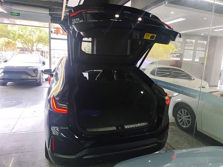 Фото 19 - Nio EC6