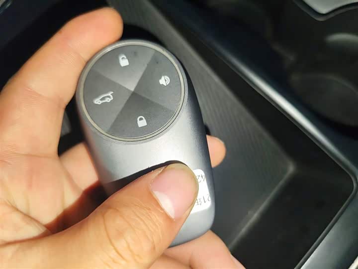 Фото 9 - Nio EC6