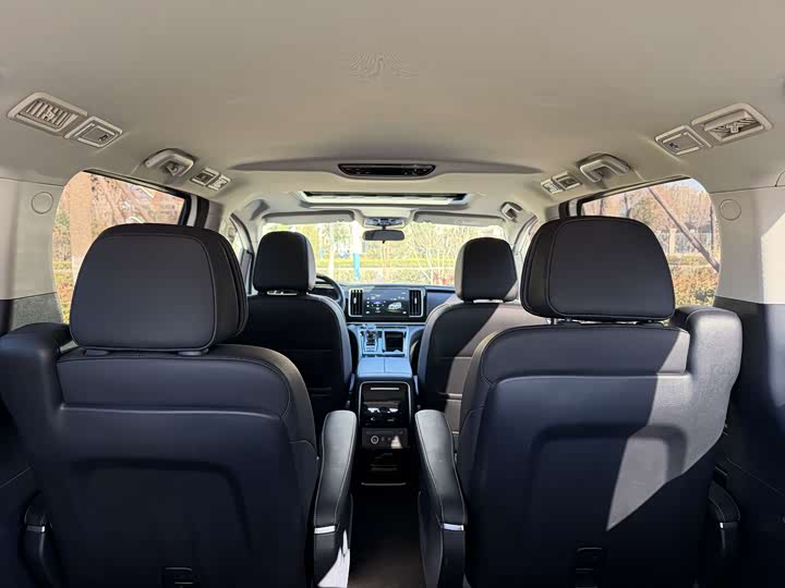 Фото 11 - GAC Trumpchi M8