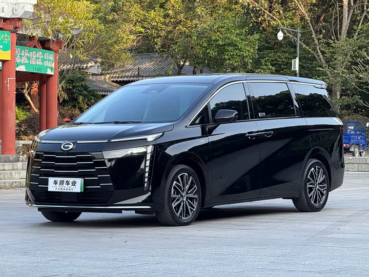 Фото 1 - GAC Trumpchi E8