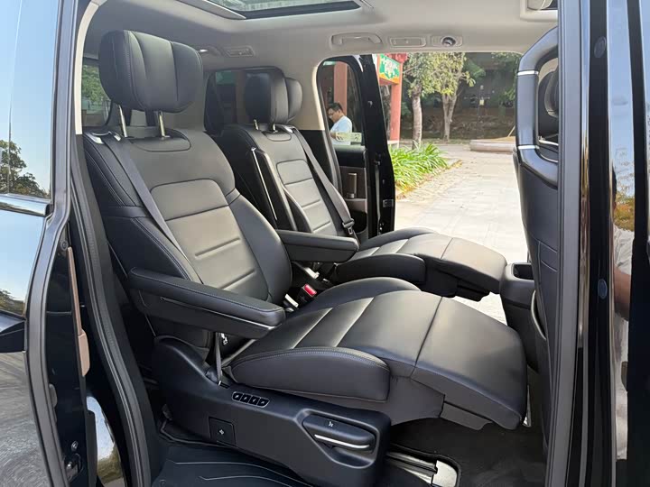 Фото 15 - GAC Trumpchi E8