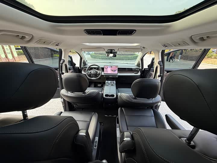 Фото 26 - GAC Trumpchi E8