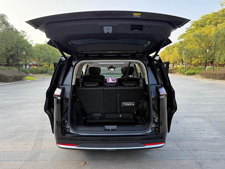 Фото 32 - GAC Trumpchi E8