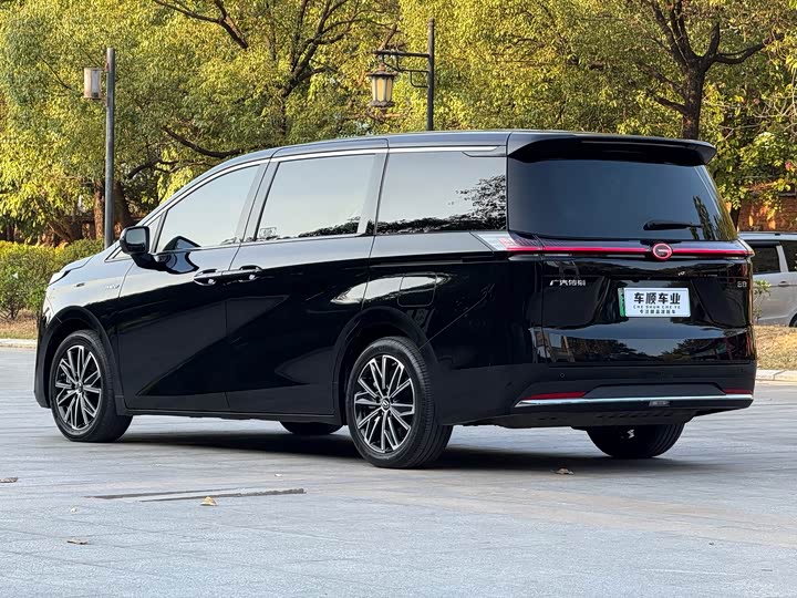 Фото 6 - GAC Trumpchi E8