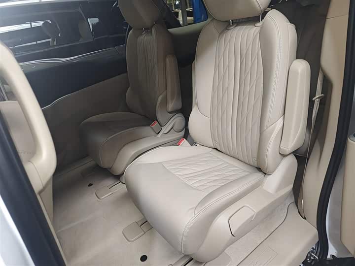 Фото 17 - Buick GL8 ES